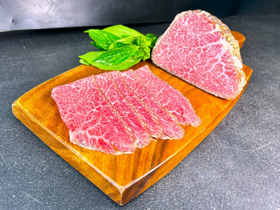 黒毛和牛 無限ローストビーフ〔1パック＝約700g～800g〕